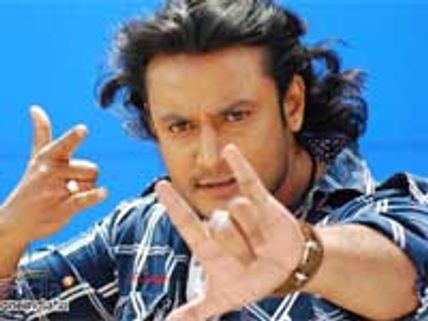 'ಪೊರ್ಕಿ'  ಚಿತ್ರ ವಿಮರ್ಶೆ: ಇಲ್ಲಿ ಪಿಸ್ತೂಲೇ ಪರಮಾತ್ಮ