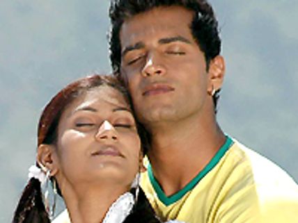 ಚಿತ್ರ ವಿಮರ್ಶೆ: ಪ್ರೀತಿ ನೀ ಶಾಶ್ವತನಾ?