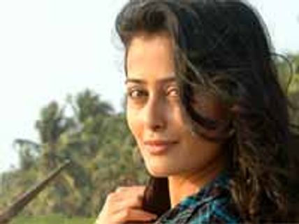 ಗಾಯಕಿಯಾಗಿ 'ಪಂಚರಂಗಿ' ನಿಧಿಸುಬ್ಬಯ್ಯ