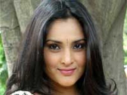 ನಟಿ ರಮ್ಯಾಗೆ ಫೋನ್ ಮೂಲಕ ಪುಂಡನ ಕಾಟ