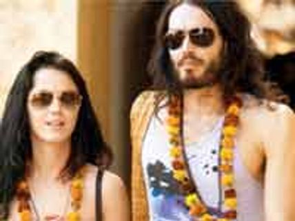 ಭಾರತದ ಆಶ್ರಮದಲ್ಲಿ ಹಾಲಿವುಡ್ ಜೋಡಿ ಸಪ್ತಪದಿ