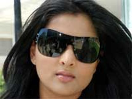 ರು.22 ಲಕ್ಷಕ್ಕೆ ರಮ್ಯಾ ಬೇಡಿಕೆ; ಪ್ರೀತಂ ಗುಬ್ಬಿ ತಬ್ಬಿಬ್ಬು