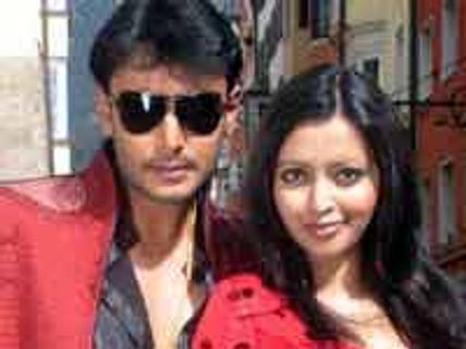 ಬಾಸ್ ಚಿತ್ರವಿಮರ್ಶೆ: ಕ್ಲಾಸ್‌ಗೂ  ಸೈ... ಮಾಸ್‌ಗೂ ಜೈ