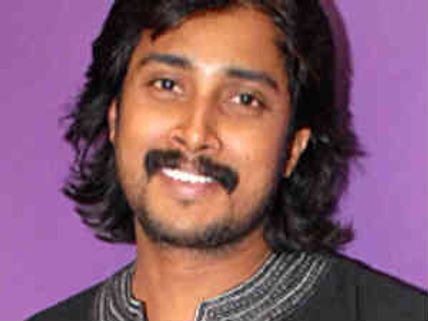 ಲವ್ಲಿ ಸ್ಟಾರ್ ಪ್ರೇಮ್ ಮೇಲೆ ಪತ್ನಿಗೆ ಏನೋ ಅನುಮಾನ!