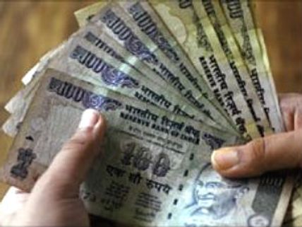 ಪೊಲೀಸ್ ಬಲೆಗೆ ಮೀಟರ್ ಬಡ್ಡಿ ನಿರ್ಮಾಪಕ ಎಸ್ ಶಂಕರ್