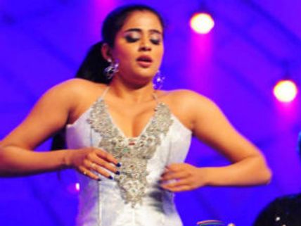 ಪ್ರಿಯಾಮಣಿಗೆ ಮನೆಯಿಂದ ಗೇಟ್ ಪಾಸ್ ಗೆ ಯತ್ನ