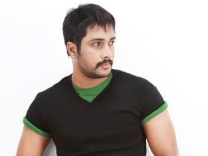 ಲವ್ಲೀ ಸ್ಟಾರ್ ಪ್ರೇಮ್, ರವೀಂದ್ರ ಮ್ಯಾಜಿಕ್ ನೋಡಿ