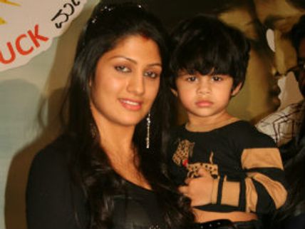 ರಾಧಿಕಾ ಕುಮಾರಸ್ವಾಮಿಗೆ ಅಭದ್ರತೆ ಕಾಡುತ್ತಿದೆಯೇ?