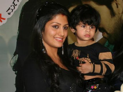 ರಾಧಿಕಾ ಕುಮಾರಸ್ವಾಮಿ ಈಗೆಲ್ಲಿದ್ದಾರೆ, ಹೇಗಿದ್ದಾರೆ?