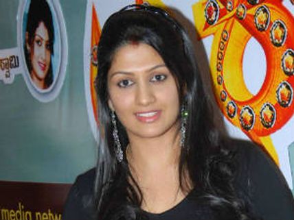 ನಾಯಕಿಯಾಗಿ ಮತ್ತೆ ಬಣ್ಣಹಚ್ಚಲಿರುವ ರಾಧಿಕಾ