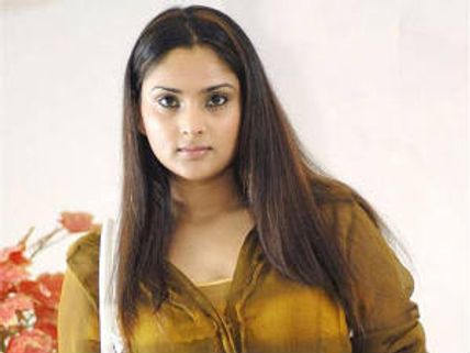 ರಮ್ಯಾ ಪ್ಲೇಟ್ ನಲ್ಲಿ ನೀರೂರಿಸುವ 'ನೀರ್ ದೋಸೆ'!