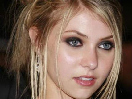 ಸಂಪೂರ್ಣ ಬೆತ್ತಲಾದ ಹತ್ತೊಂಬತ್ತರ ಗಾಸಿಪ್ ಗರ್ಲ್