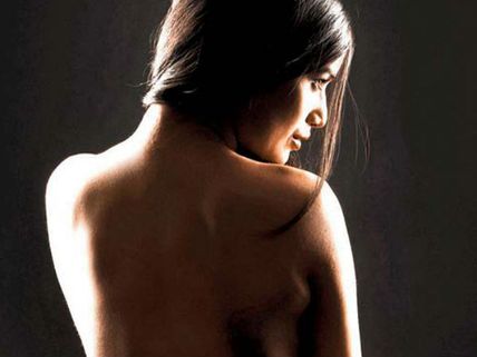 ಪೂನಂ ಬೆತ್ತಲೆ ಬೆನ್ನಿನ ಚಿತ್ರ ಇಂಟರ್ನೆಟ್ಟಲ್ಲಿ ಲೀಕ್!