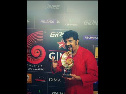 'ಕನ್ನಡವೇ ನಿತ್ಯ' ರಘು ದೀಕ್ಷಿತ್ ರಿಂದ ಆರ್ ಜೆಗೆ ಪಾಠ