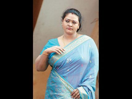 ಶಕೀಲಾ ಸಂಪಾದನೆಯಲ್ಲಾ ಯಾರು ಲಪಟಾಯಿಸಿದರು?