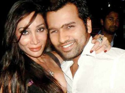 ರೋಹಿತ್ ಶರ್ಮಾಗೆ ಸೋಪಿಯಾ ಹಾಟ್ ಉಡುಗೊರೆ