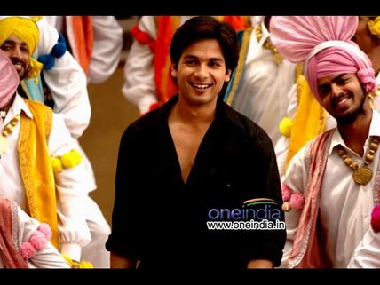 ಕರೀನಾ ಕೈಕೊಟ್ಟ ಶಾಹೀದ್ ಗಿಂದು ದೆಹಲಿಯಲ್ಲಿ ನಿಶ್ಚಿತಾರ್ಥ.?