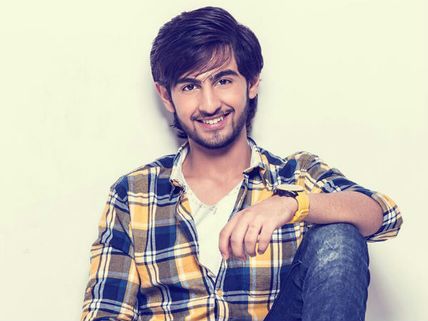 ಆರ್.ಜಿ.ವಿ ನಿರ್ದೇಶನದಲ್ಲಿ ಜಮೀರ್ ಪುತ್ರ ಬಾಲಿವುಡ್ಡಿಗೆ?