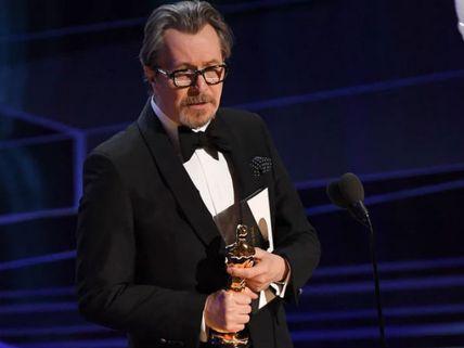 ಆಸ್ಕರ್ ಪ್ರಶಸ್ತಿ ಗೆದ್ದು ತಮ್ಮ ತಾಯಿಗೆ ಧನ್ಯವಾದ ಹೇಳಿದ ನಟ ಗ್ಯಾರಿ ಓಲ್ಡ್ ಮ್ಯಾನ್ 