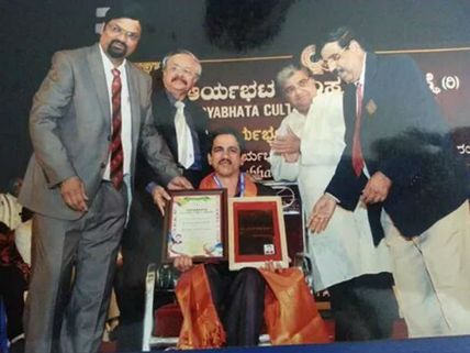 ಸಂದರ್ಶನ: ಕಣ್ಮನ ಸೆಳೆಯುವ ಹೆಣ್ದನಿ ಗಾಯಕ ಬಾಬಿ  