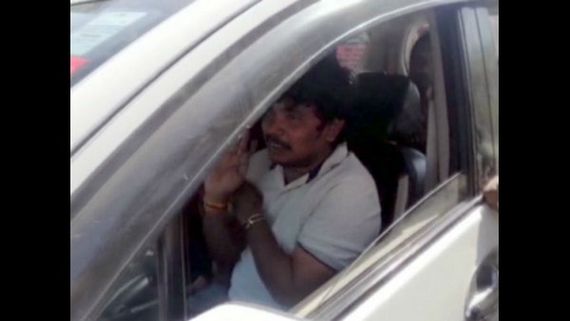 ಉತ್ತರ ಕರ್ನಾಟಕಕ್ಕೆ ನೆರವು ನೀಡಿದ್ದ ತೆಲುಗು ನಟನ ಕಾರು ಅಪಘಾತ