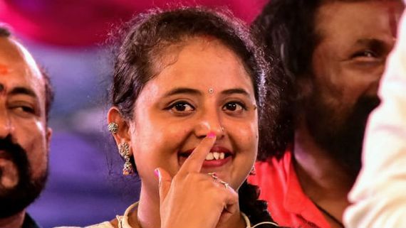 ಮೇನಕೆಯಂತೆ ಮನಸೆಳೆವ ಪೋಷಕ ನಟಿ ಮೋನಿಕಾ