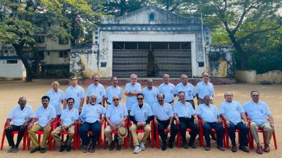 ಬಾಲ್ಯದ ಗೆಳೆಯರನ್ನು ಭೇಟಿಯಾದ ಸಂತಸದಲ್ಲಿ ನಟ ಕಮಲ್ ಹಾಸನ್