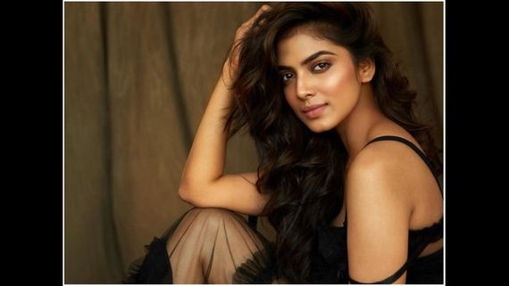 'ಮಾಸ್ಟರ್' ನಾಯಕಿ ಮೇಲೆ ಮುಗಿಬಿದ್ದ ವಿಜಯ್ ಅಭಿಮಾನಿಗಳು: ಟ್ವೀಟ್ ಡಿಲೀಟ್