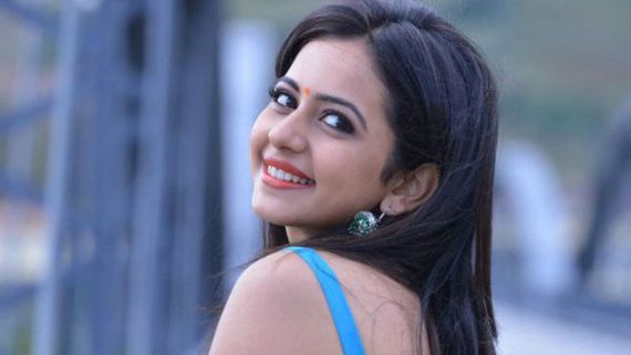 ಭರ್ಜರಿ ಆಫರ್: ನಟಿ ರಾಕುಲ್ ಪ್ರೀತ್‌ಸಿಂಗ್ ಕೊಡ್ತಿದ್ದಾರೆ 50% ಡಿಸ್‌ಕೌಂಟ್!