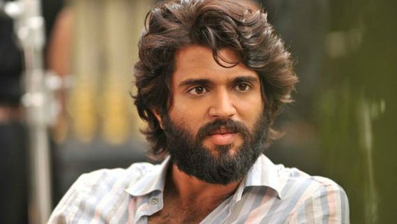 ವಿಜಯ್ ದೇವರಕೊಂಡ ಹೆಸರಿನಲ್ಲಿ ಯುವ ನಟಿಯರಿಗೆ ಮೋಸ: ಎಚ್ಚರಿಕೆ ನೀಡಿದ ನಟ 