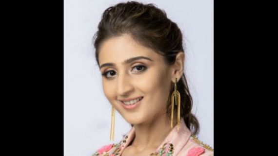 100 ಕೋಟಿ: ಯೂಟ್ಯೂಬ್ ನಲ್ಲಿ ಹೊಸ ದಾಖಲೆ ಬರೆದ ಯುವ ಗಾಯಕಿ