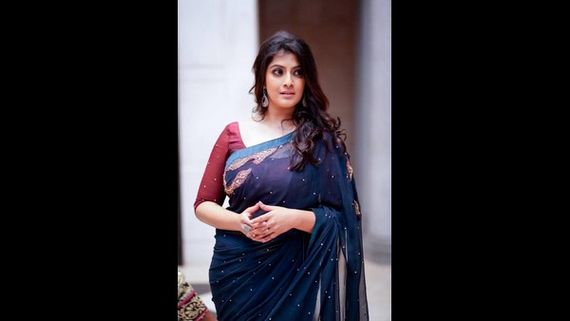 ಹೊಸ ಅವತಾರದಲ್ಲಿ 'ಮಾಣಿಕ್ಯ' ಸುಂದರಿ ವರಲಕ್ಷ್ಮೀ ಶರತ್ ಕುಮಾರ್ 