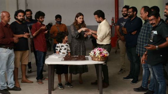 'ನಿಜಾಲ್' ಚಿತ್ರತಂಡದ ಜೊತೆ ಬರ್ತಡೇ ಆಚರಿಸಿಕೊಂಡ ನಯನತಾರ