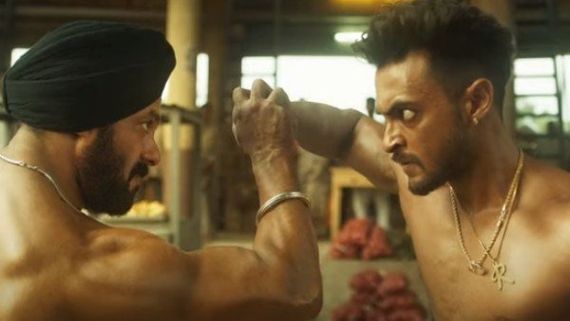 'ಅಂತಿಮ್' ಫಸ್ಟ್ ಲುಕ್ ಬಿಡುಗಡೆ: ಸಲ್ಮಾನ್ ಖಾನ್ ಶರ್ಟ್ ಲೆಸ್‌ ಆಕ್ಷನ್