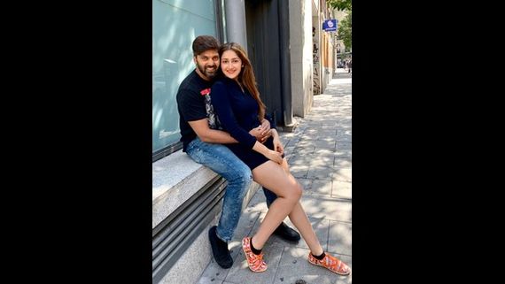 ಹುಟ್ಟುಹಬ್ಬದ ಸಂಭ್ರಮದಲ್ಲಿ ನಟ ಆರ್ಯ; ಪತಿಗೆ ಪ್ರೀತಿಯ ಶುಭಾಶಯ ತಿಳಿಸಿದ 'ಯುವರತ್ನ' ಸುಂದರಿ