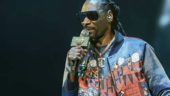 'ನೀಲಿ ಚಿತ್ರ'ಗಳಿಗೆ ಹಿನ್ನೆಲೆ ಧ್ವನಿ ನೀಡಲು ಗಾಯಕನಿಗೆ 7 ಕೋಟಿ ಆಫರ್!