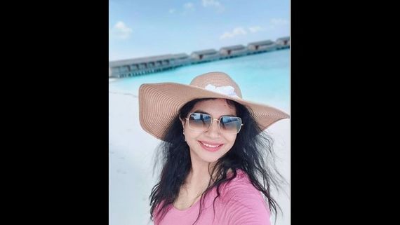 ಹನಿಮೂನ್ ಪ್ರವಾಸದಲ್ಲಿ 2ನೇ ಮದುವೆಯಾಗಿರುವ ಗಾಯಕಿ ಸುನಿತಾ-ರಾಮ್