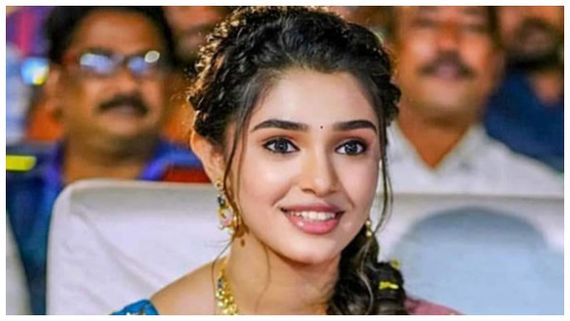 ತೆಲುಗು ಚಿತ್ರರಂಗದಲ್ಲಿ ರಶ್ಮಿಕಾ ಸ್ಥಾನಕ್ಕೆ ಕುತ್ತು ತರುತ್ತಿರುವ ಕನ್ನಡತಿ ಕೃತಿ: ಈಕೆ ಹಿನ್ನೆಲೆಯೇನು?