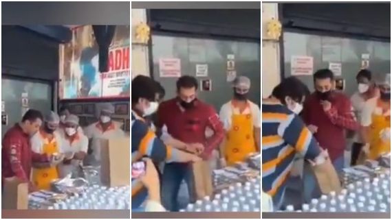 ರುಚಿ ನೋಡಿ, ಗುಣಮಟ್ಟ ಪರೀಕ್ಷಿಸಿ ಆಹಾರ ಕಿಟ್ ವಿತರಿಸುತ್ತಿರುವ ಸಲ್ಮಾನ್ ಖಾನ್