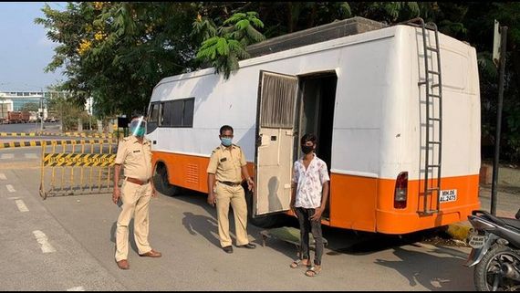 ಸಿನಿಮಾಕ್ಕೆ ಬಳಸುತ್ತಿದ್ದ ವ್ಯಾನಿಟಿ ವ್ಯಾನ್‌ಗಳು ಕೋವಿಡ್ ರೋಗಿಗಳ ಚಿಕಿತ್ಸೆಗೆ