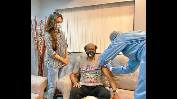 ಚಿತ್ರೀಕರಣದಿಂದ ಹಿಂತಿರುಗುತ್ತಿದ್ದಂತೆ ಕೋವಿಡ್ ಲಸಿಕೆ ಪಡೆದ ರಜನಿಕಾಂತ್