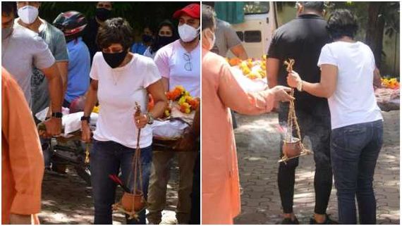 ಸಂಪ್ರದಾಯ ಮೀರಿ ಪತಿಯ ಅಂತ್ಯಕ್ರಿಯೆ ನಡೆಸಿದ ನಟಿ ಮಂದಿರಾ ಬೇಡಿ: ಫೋಟೋ ವೈರಲ್