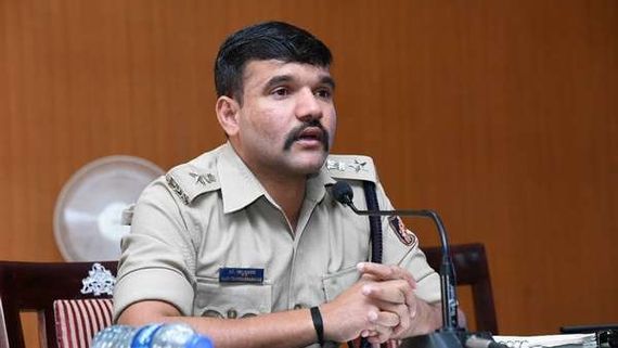 ಸಿನಿಮಾ ಬ್ಲಾಕ್ ಟಿಕೆಟ್ ಮಾರುತ್ತಿದ್ದ ವಿಚಾರ ಬಹಿರಂಗ ಪಡಿಸಿದ ರವಿ ಡಿ. ಚನ್ನಣ್ಣನವರ್ 