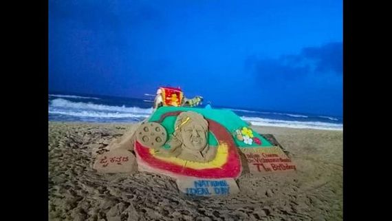 ಪುರಿಯ ಕಡಲತೀರದಲ್ಲಿ ಅರಳಿದ ವಿಷ್ಣುವರ್ಧನ್ ಮರುಳಿನ ಕಲಾಕೃತಿ