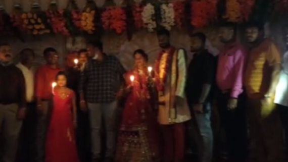 ಮೈಸೂರಿನಲ್ಲಿ ಮದುವೆ ಮಂಟಪದಲ್ಲಿ ನವ ದಂಪತಿಯಿಂದ ಪುನೀತ್‌ಗೆ ಶ್ರದ್ಧಾಂಜಲಿ