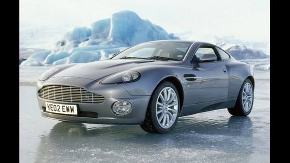 ಜೇಮ್ಸ್ ಬಾಂಡ್ ನ ಈ ರಾಯಲ್ ಲುಕ್ ಕಾರುಗಳಲ್ಲಿ ಯಾವುದು ನಿಮಗೆ ಇಷ್ಟ? 