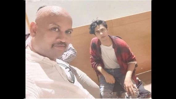 ಆರ್ಯನ್ ಜೊತೆ ಸೆಲ್ಫಿಗೆ ಪೋಸ್ ಕೊಟ್ಟ ವ್ಯಕ್ತಿ ಯಾರು?, ನಮ್ಮ ಅಧಿಕಾರಿಯಲ್ಲ ಎಂದ NCB