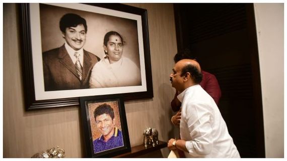 ಅಪ್ಪು ಮನೆಗೆ ಬಂದ ಸಿಎಂ: ಮುಂದಿನ ಕಾರ್ಯದ ಬಗ್ಗೆ ಚರ್ಚೆ