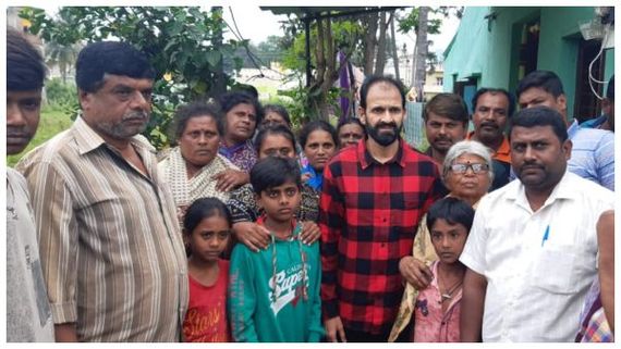 ಆತ್ಮಹತ್ಯೆ ಮಾಡಿಕೊಂಡ ಅಭಿಮಾನಿಯ ಕುಟುಂಬಕ್ಕೆ ರಾಘವೇಂದ್ರ ರಾಜ್‌ಕುಮಾರ್ ಸಾಂತ್ವನ