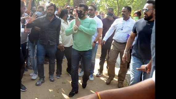 'ಅಂತಿಮ್' ಸಿನಿಮಾ ಪ್ರಚಾರಕ್ಕಾಗಿಯೇ ಸಬರಮತಿ ಆಶ್ರಮಕ್ಕೆ ಹೋದ್ರಾ ಸಲ್ಮಾನ್ ಖಾನ್?: ಹೇಗಿದೆ ಕಲೆಕ್ಷನ್? 